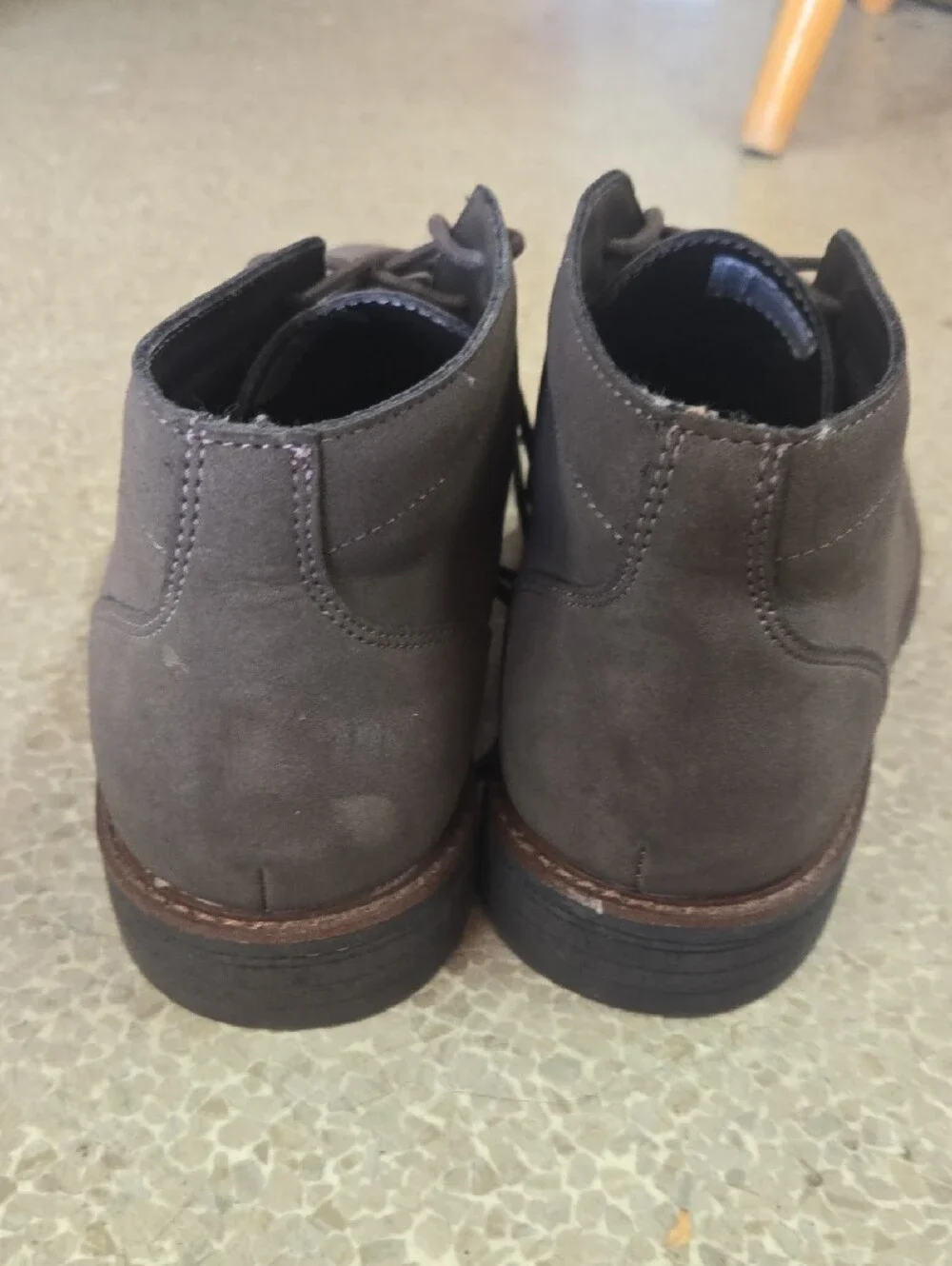 Men's Gray Suede Chukka Boots - Classic Lace-Up